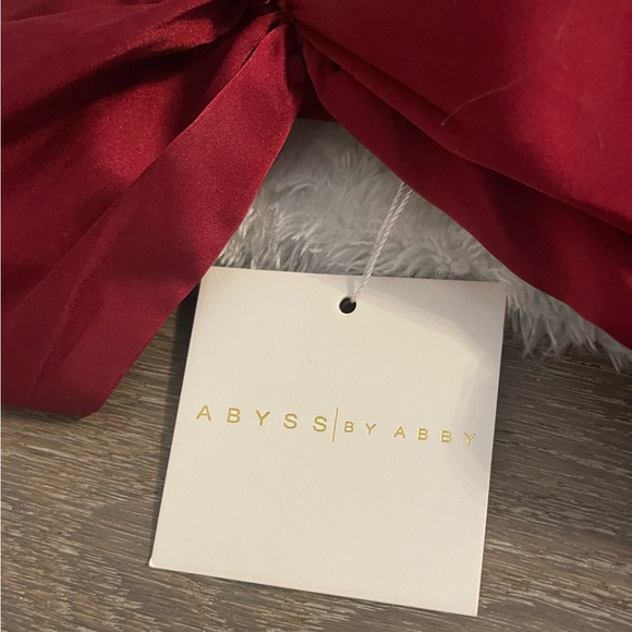 Dark red high slit gown by Abyss by Abby - Picture 6 of 8